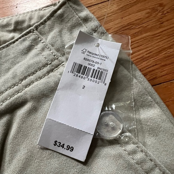 Gap women’s stretch khaki capri pants size 2 - Picture 5 of 5